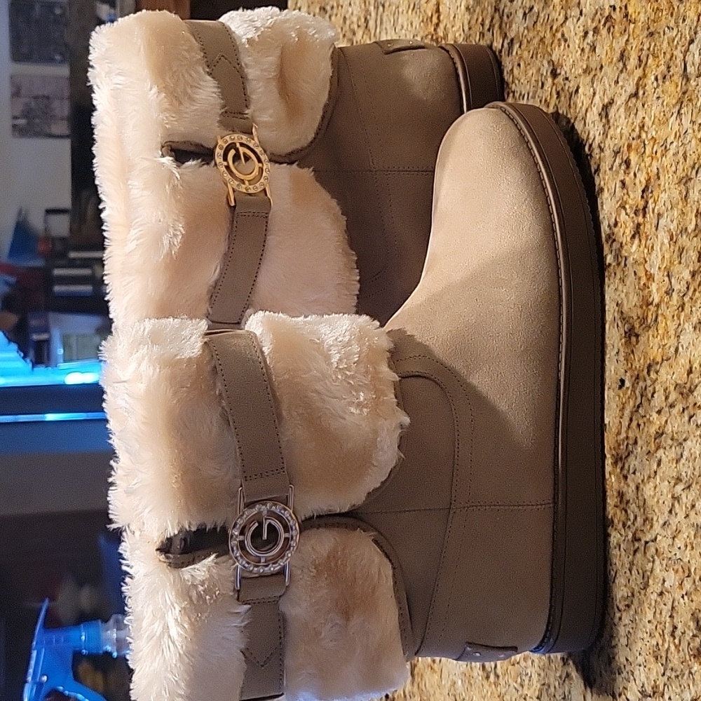 Brand new woman's size 9 boots